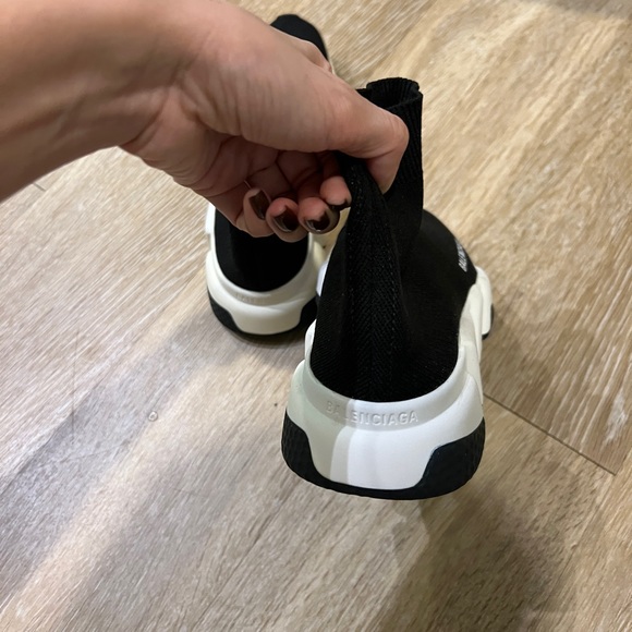 Balenciaga: SPEED RECYCLED KNIT SNEAKER IN BLACK/WHITE - Picture 6 of 10